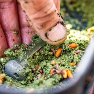 Guru Caged Window Feeder medium 50+60gr Koszyczke Zanętowy Guru GWF24 - obrazek 8