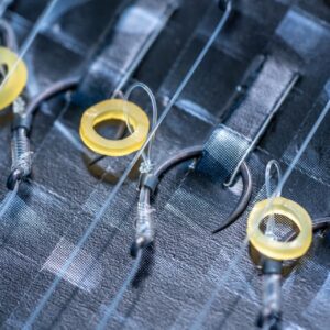 Guru QM1 Bait Bands hak 10 10cm 0.22mm 8szt z Gumką Gotowe Przypony Guru GRR114