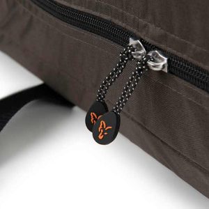 ccc064_fox_easy_mat_bag_zip_detail.jpg